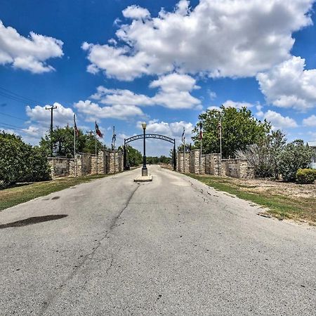 Villa Luxury San Antonio Retreat 110-Acre Private Ranch Extérieur photo